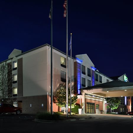 Holiday Inn Express Hotel & Suites Milwaukee-New Berlin By Ihg Экстерьер фото