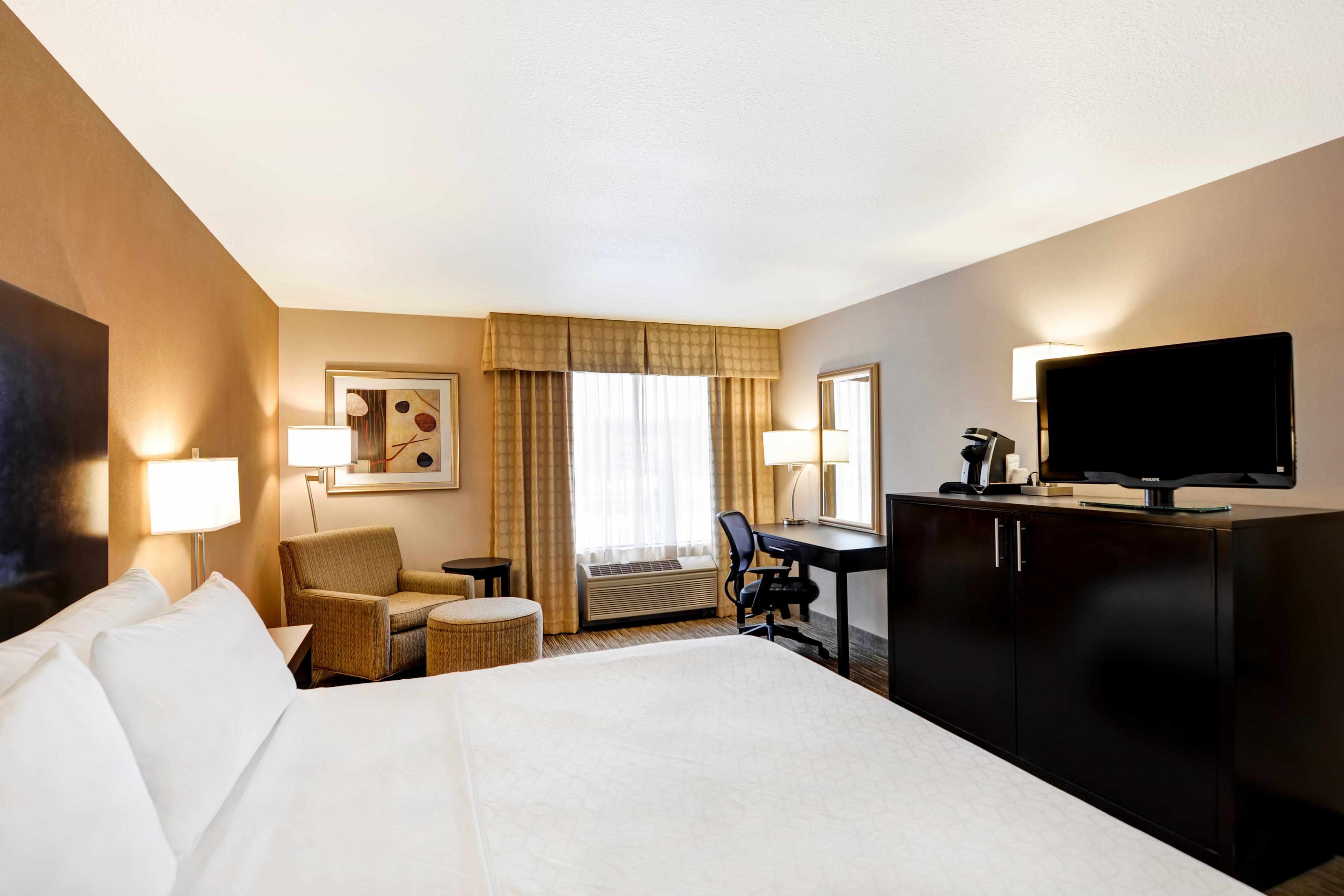 Holiday Inn Express Hotel & Suites Milwaukee-New Berlin By Ihg Экстерьер фото
