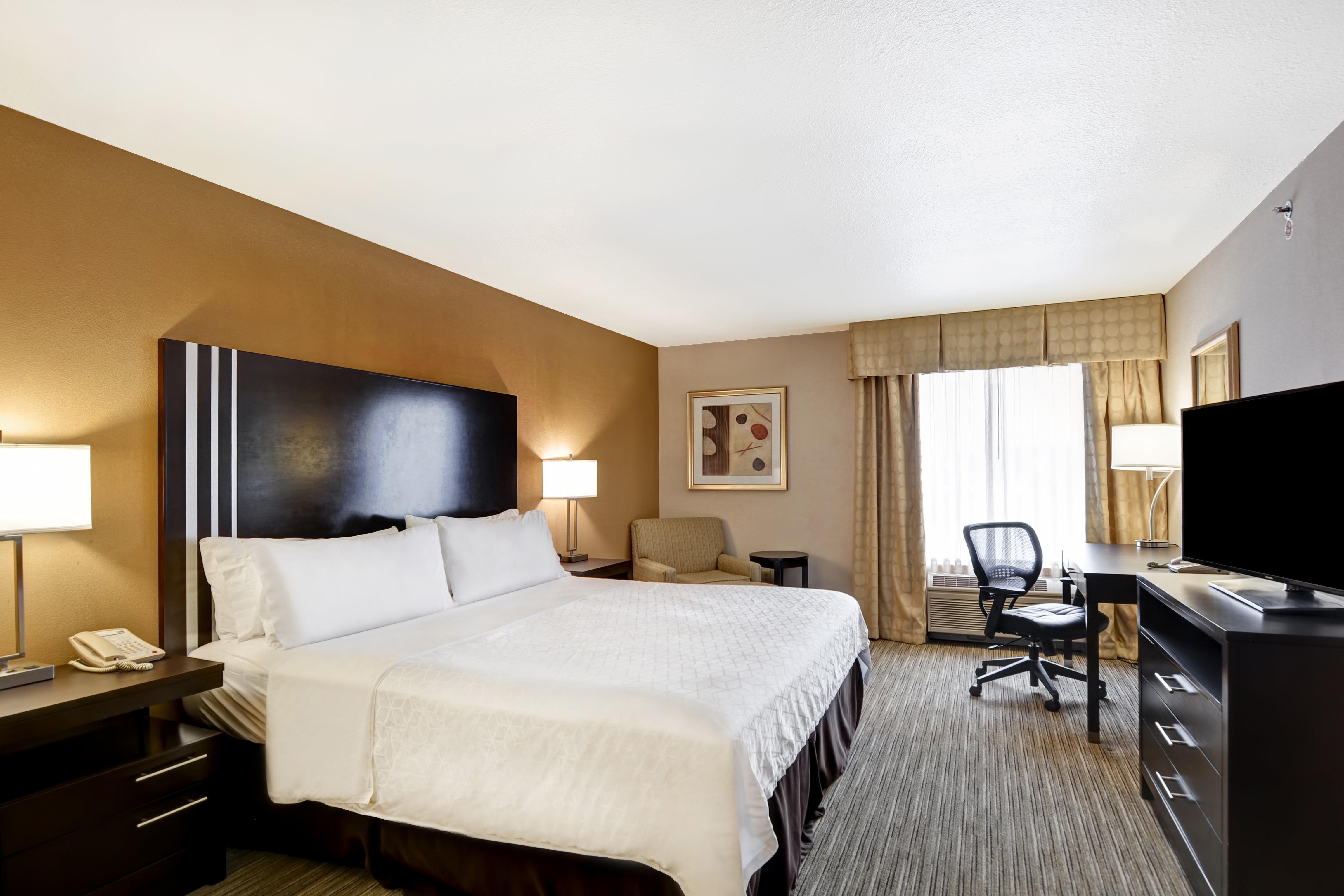 Holiday Inn Express Hotel & Suites Milwaukee-New Berlin By Ihg Экстерьер фото