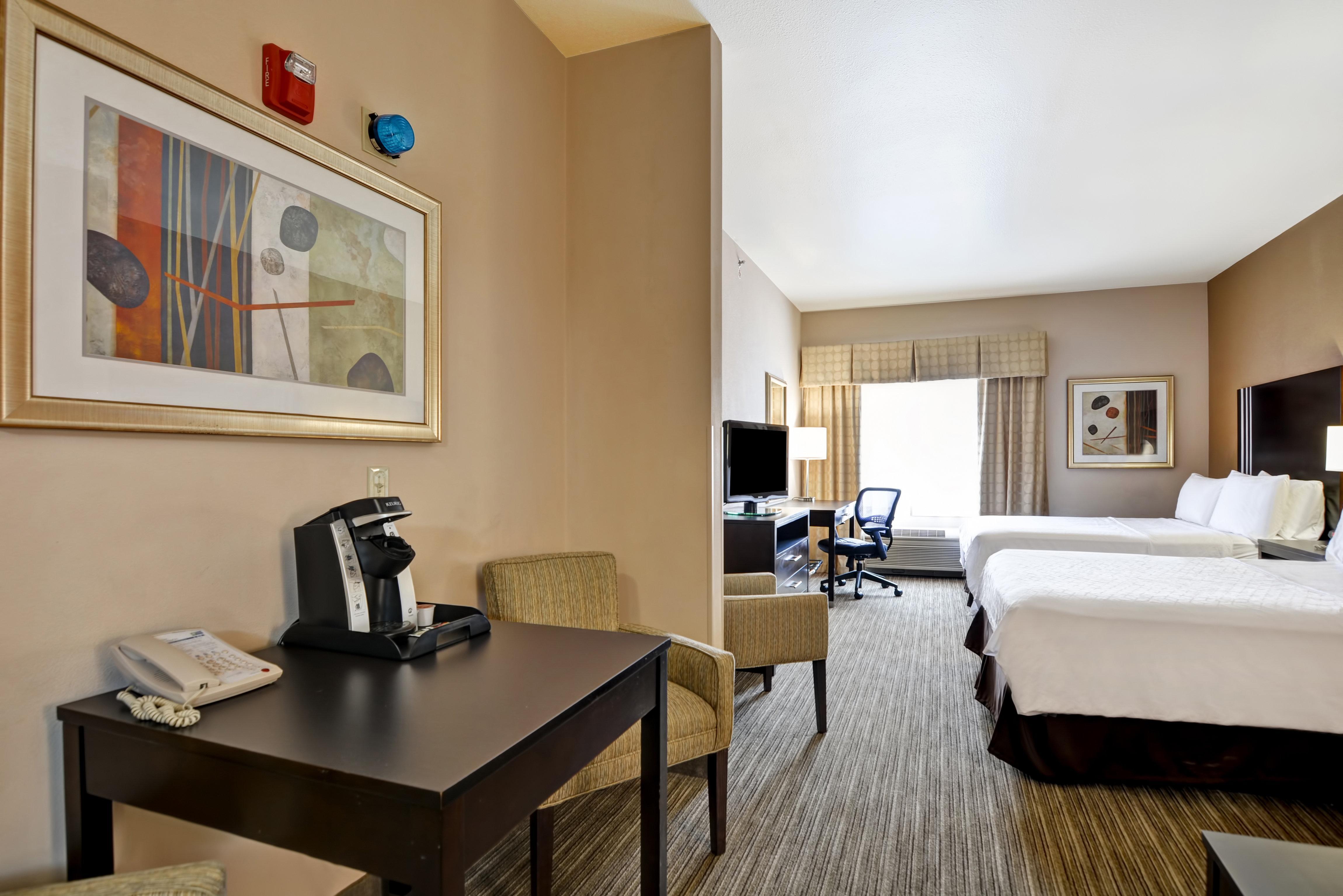 Holiday Inn Express Hotel & Suites Milwaukee-New Berlin By Ihg Экстерьер фото