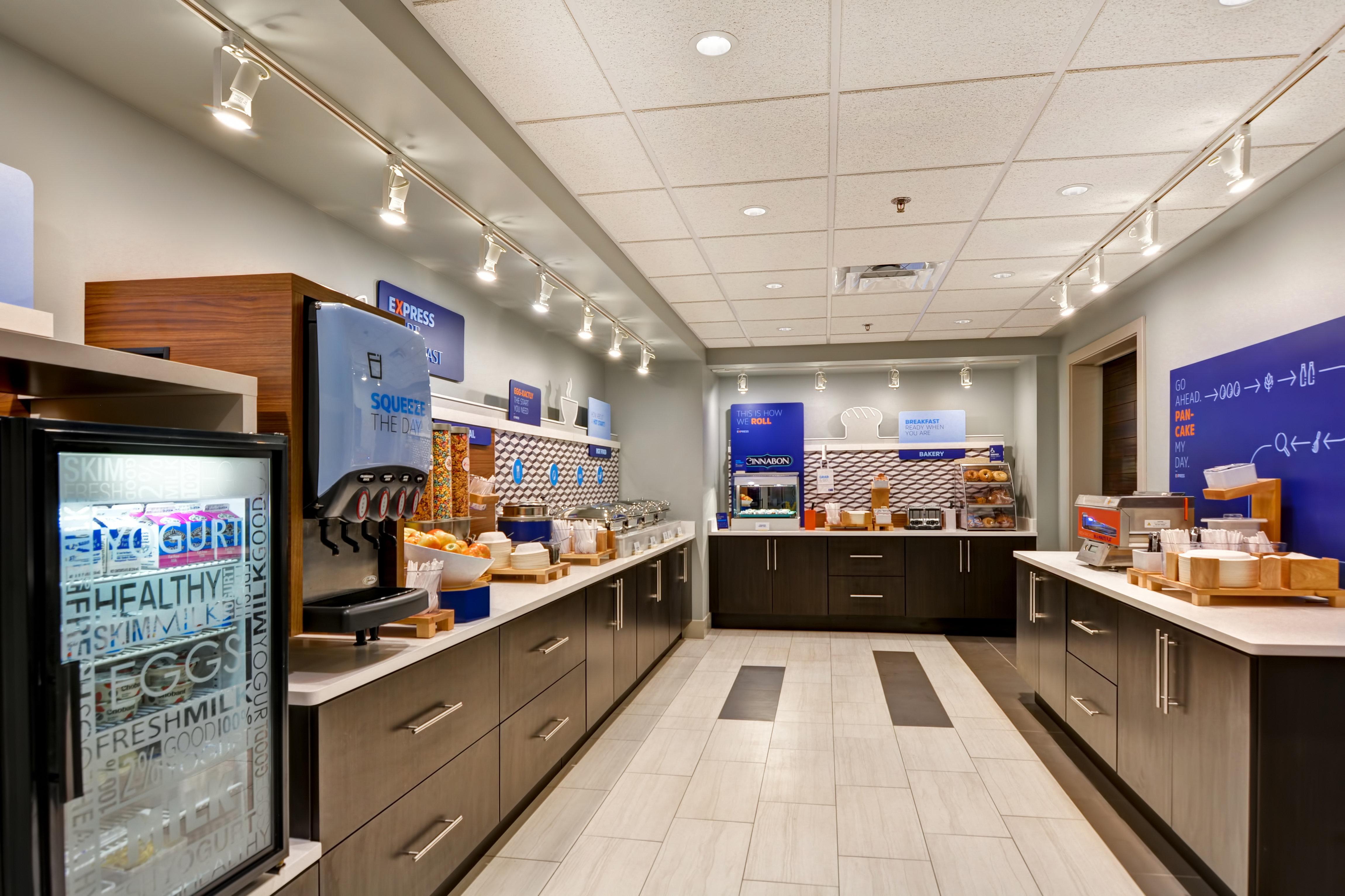 Holiday Inn Express Hotel & Suites Milwaukee-New Berlin By Ihg Экстерьер фото