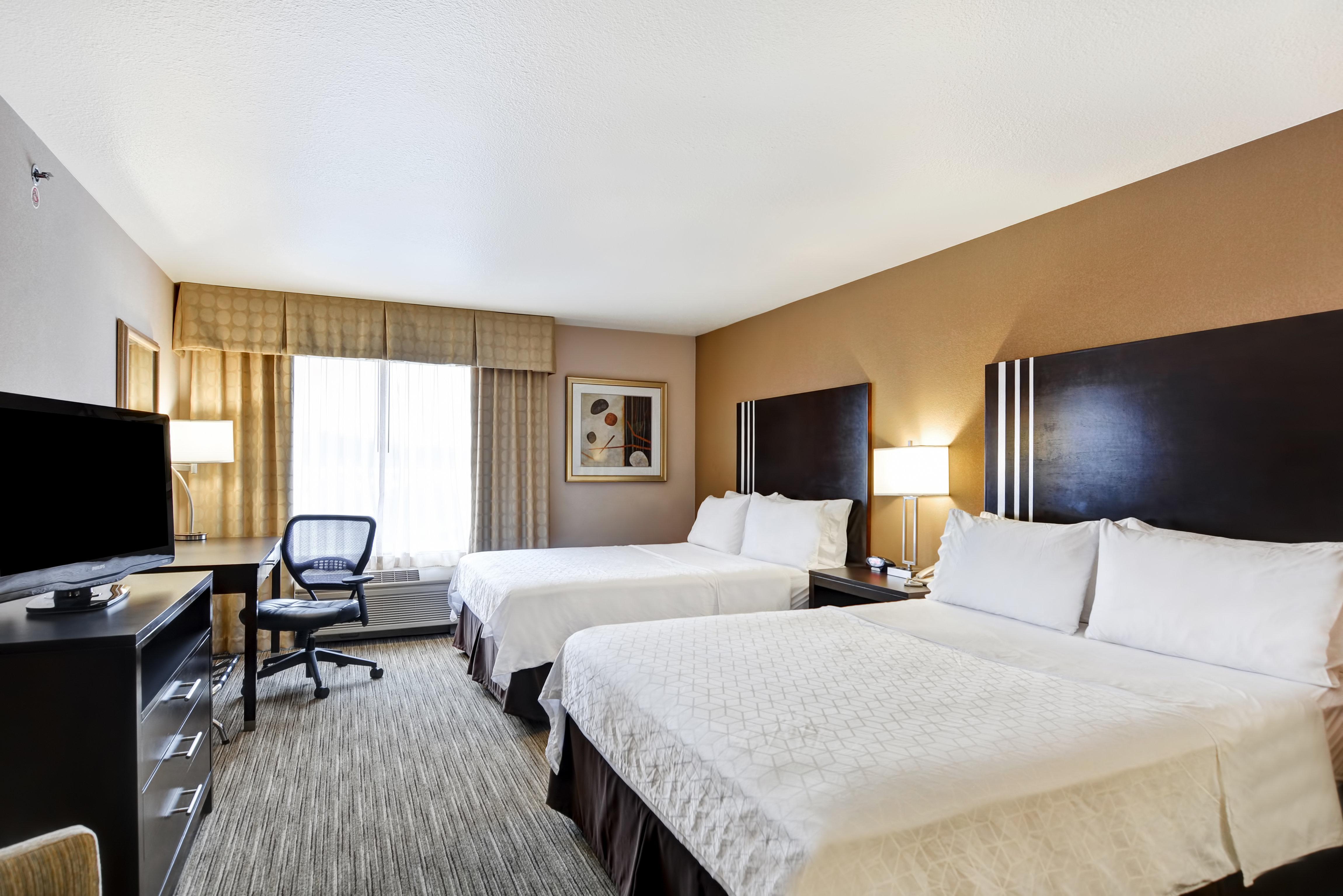 Holiday Inn Express Hotel & Suites Milwaukee-New Berlin By Ihg Экстерьер фото