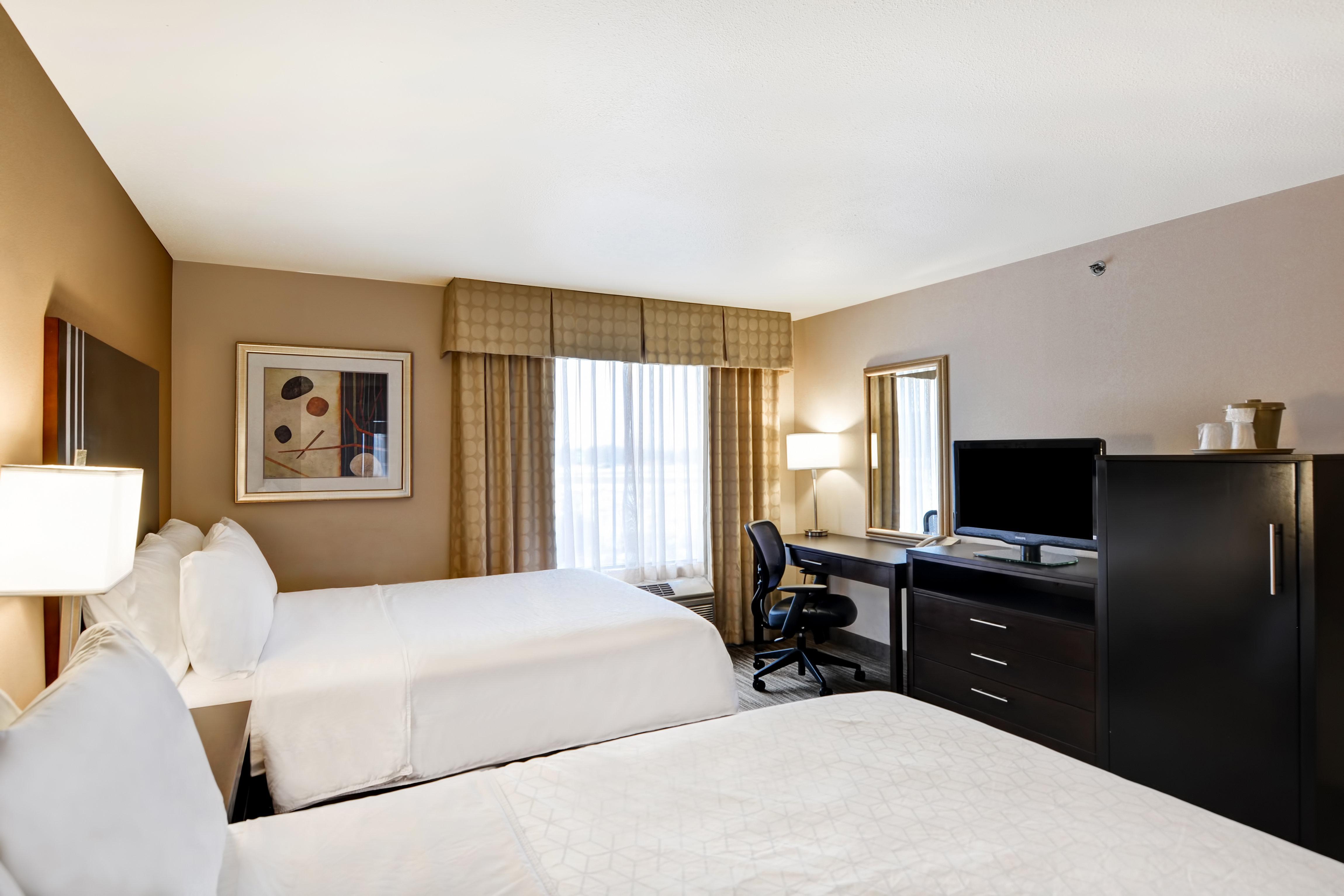 Holiday Inn Express Hotel & Suites Milwaukee-New Berlin By Ihg Экстерьер фото