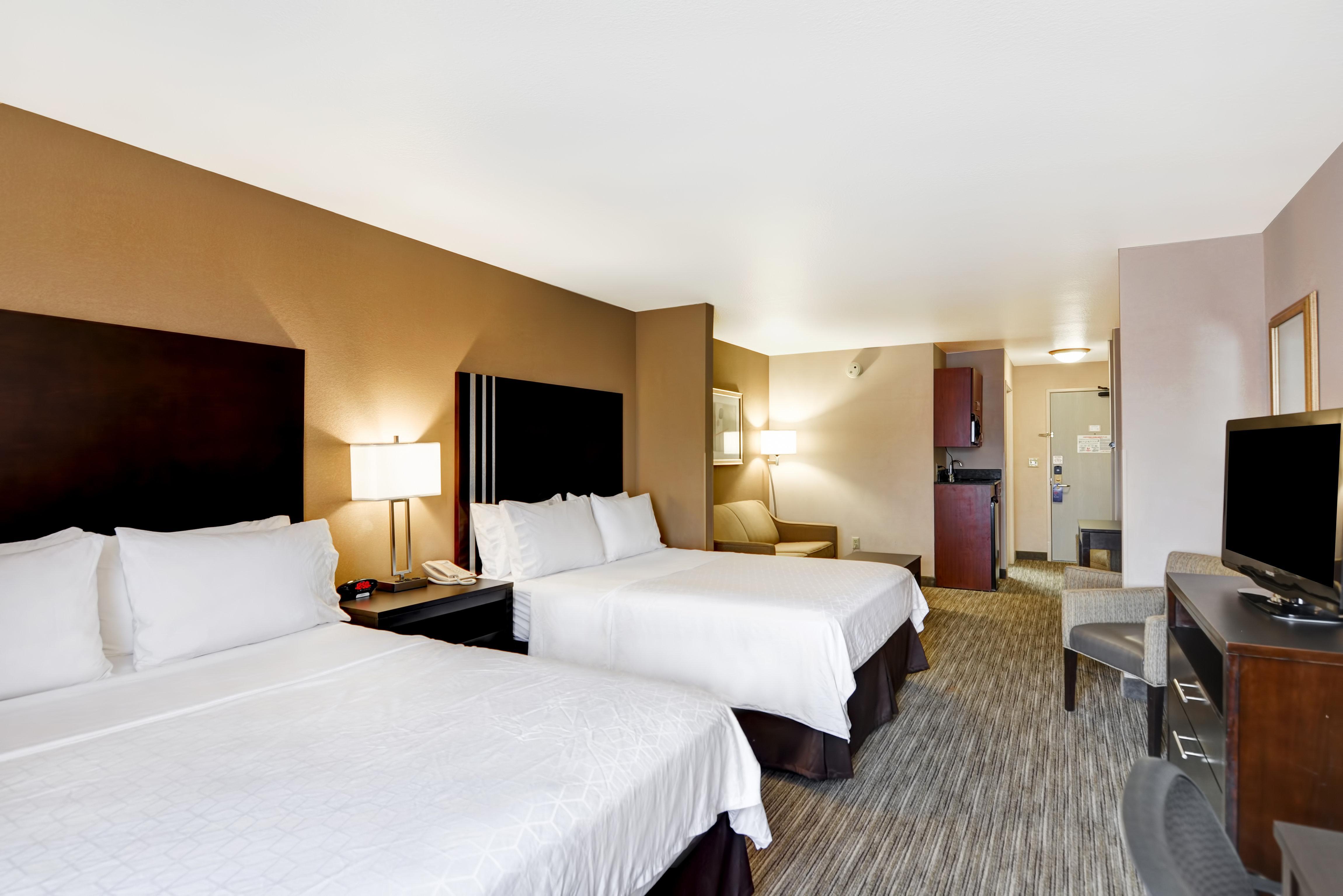 Holiday Inn Express Hotel & Suites Milwaukee-New Berlin By Ihg Экстерьер фото
