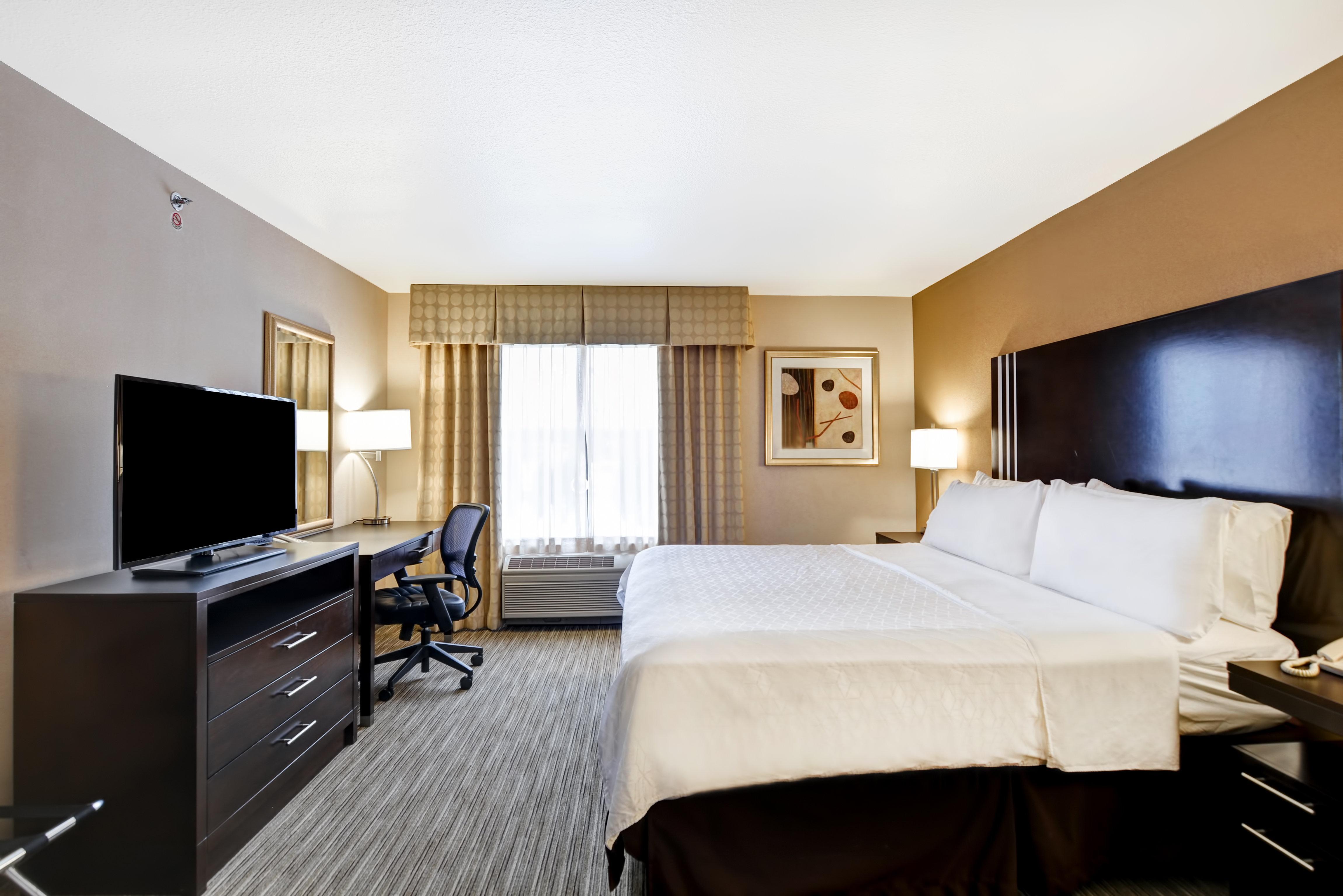 Holiday Inn Express Hotel & Suites Milwaukee-New Berlin By Ihg Экстерьер фото