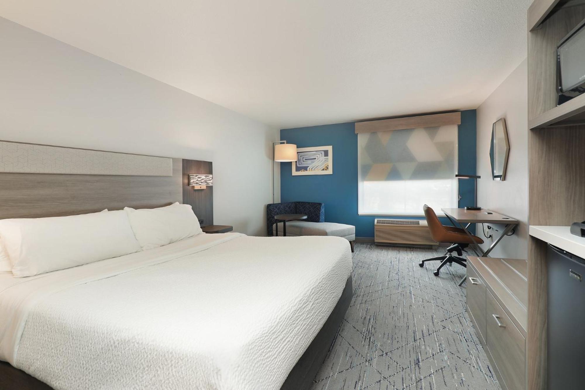 Holiday Inn Express Hotel & Suites Milwaukee-New Berlin By Ihg Экстерьер фото