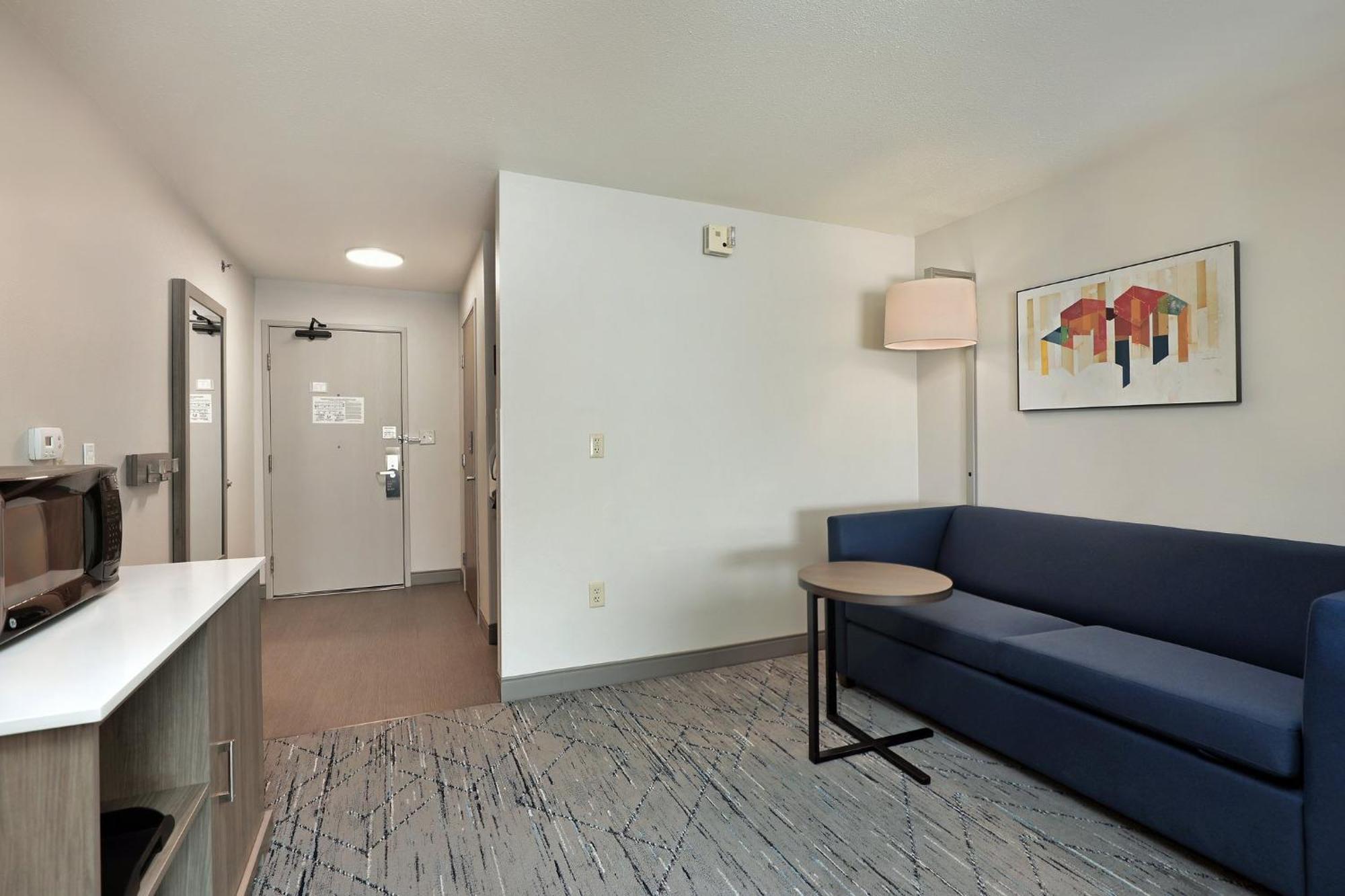 Holiday Inn Express Hotel & Suites Milwaukee-New Berlin By Ihg Экстерьер фото