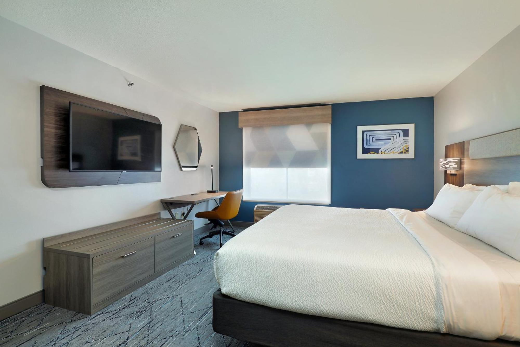 Holiday Inn Express Hotel & Suites Milwaukee-New Berlin By Ihg Экстерьер фото