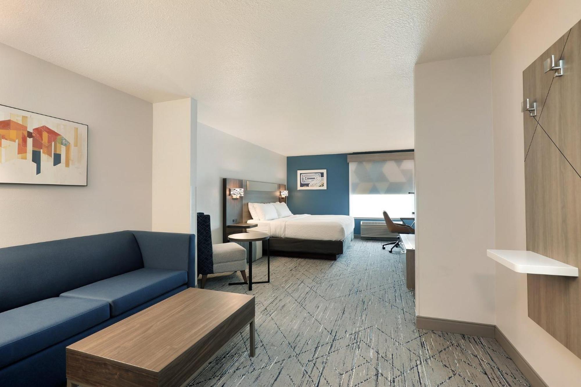 Holiday Inn Express Hotel & Suites Milwaukee-New Berlin By Ihg Экстерьер фото