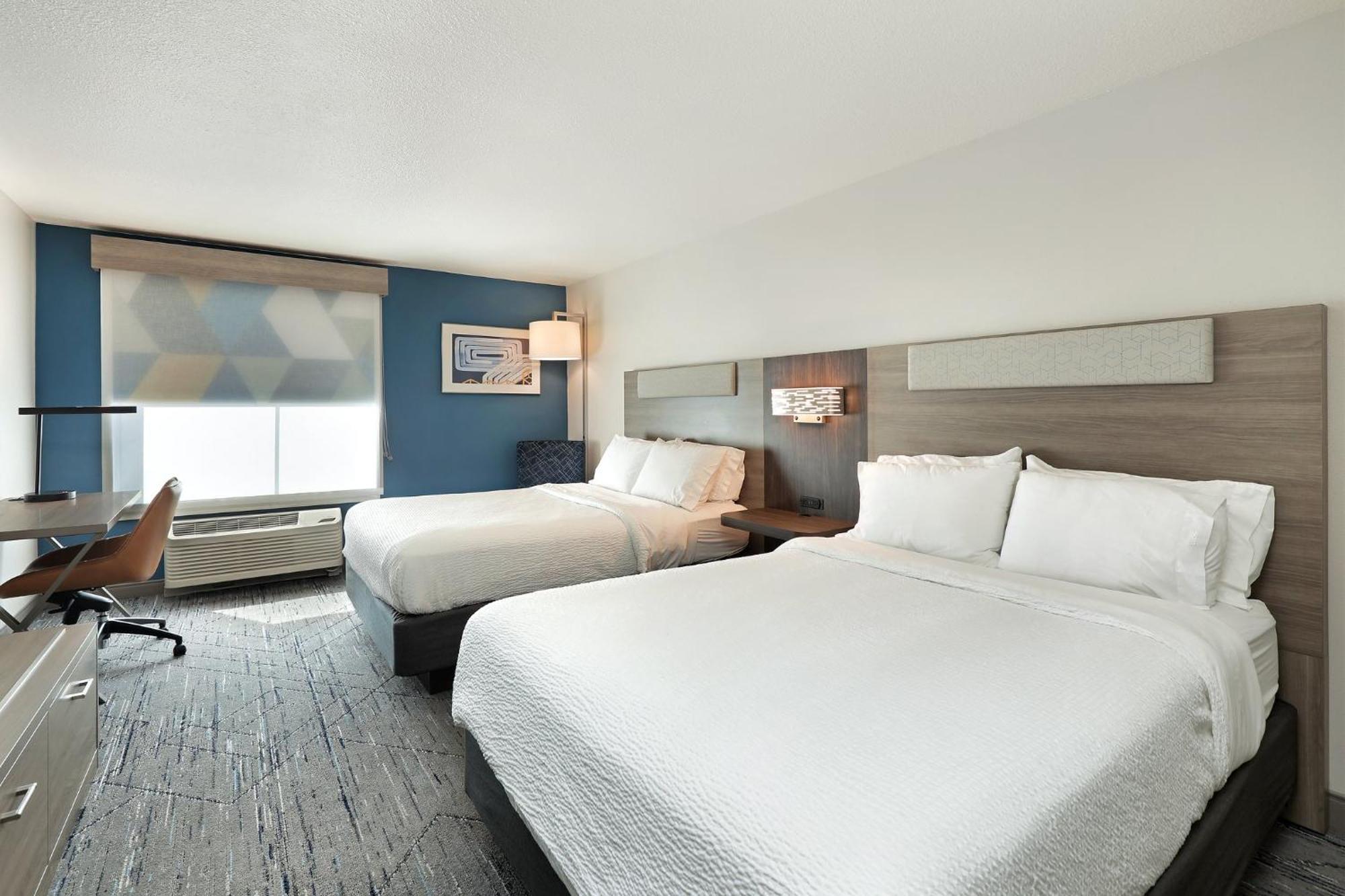 Holiday Inn Express Hotel & Suites Milwaukee-New Berlin By Ihg Экстерьер фото