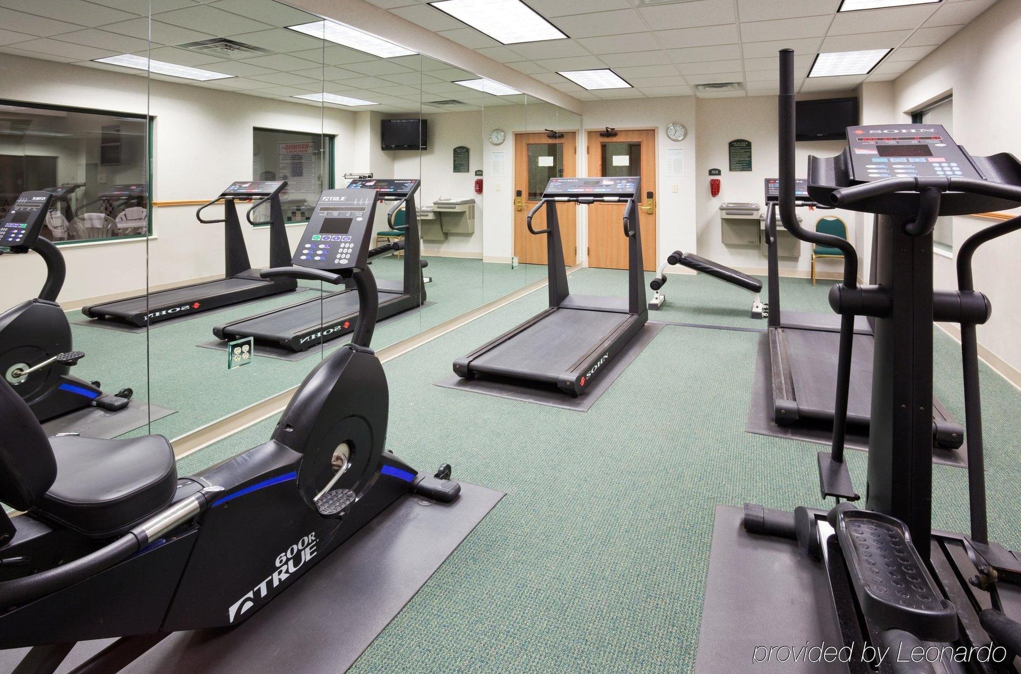 Holiday Inn Express Hotel & Suites Milwaukee-New Berlin By Ihg Удобства фото